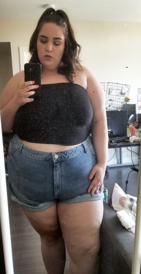 Girls I Would Blast Huge Loads Inside BBW Pawg Belly Hang