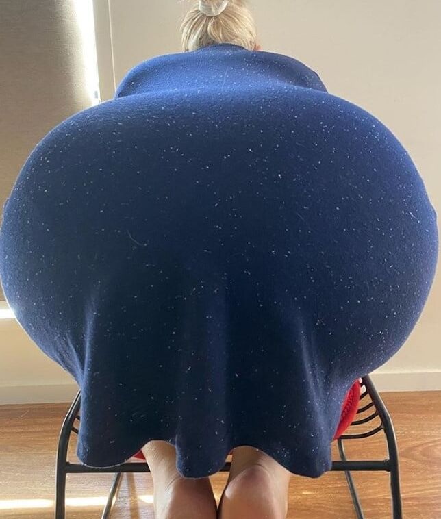 Mature Buns