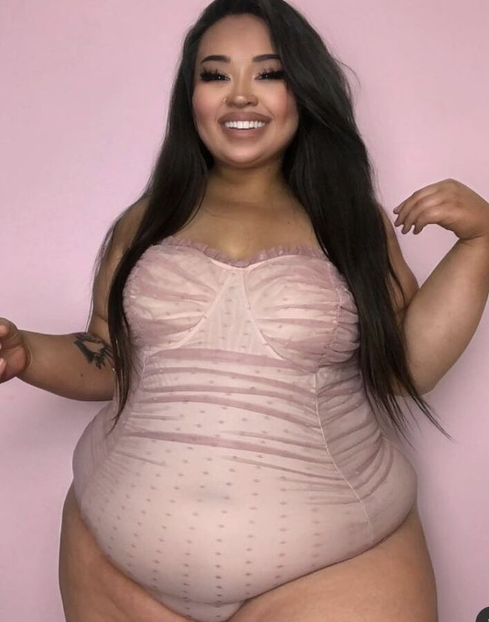Girls I Would Blast Huge Loads Inside BBW Pawg Belly Hang