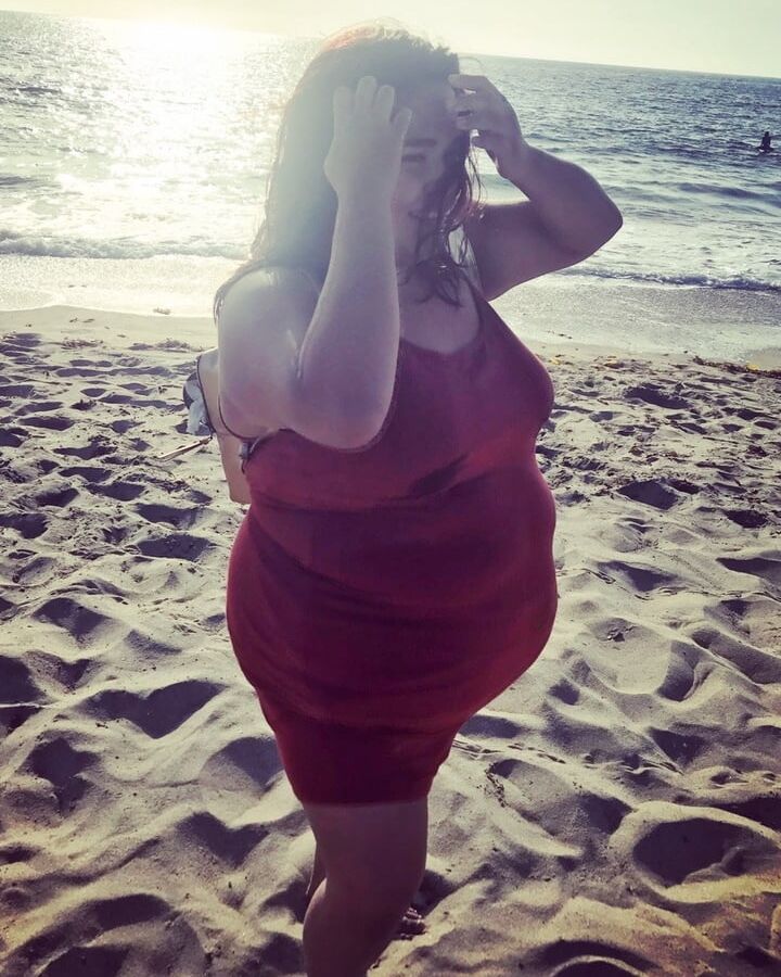 Girls I Would Blast Huge Loads Inside BBW Pawg Belly Hang