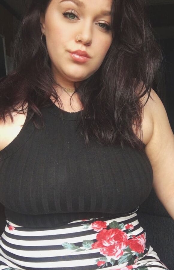 Girls I Would Blast Huge Loads Inside BBW Pawg Belly Hang