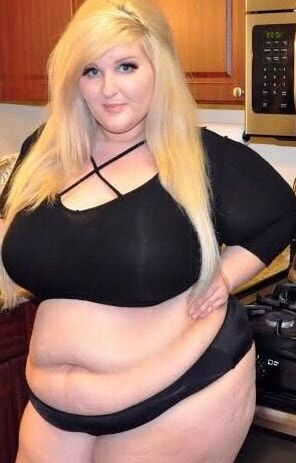 Girls I Would Blast Huge Loads Inside BBW Pawg Belly Hang