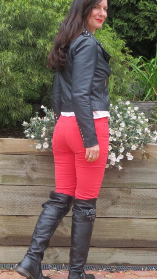 Milfs &amp; Gilfs wearing boots no.