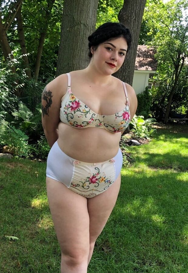 Girls I Would Blast Huge Loads Inside BBW Pawg Belly Hang