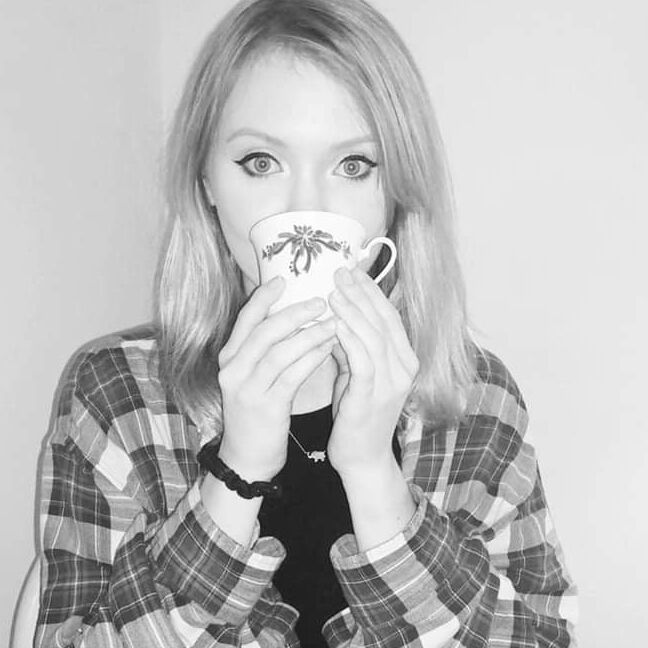 Blonde Bisexual Chick