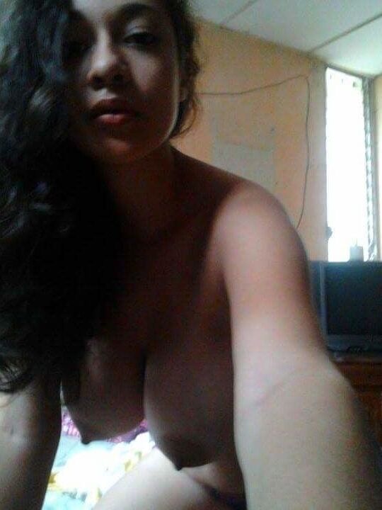 Chiquilla tetuda