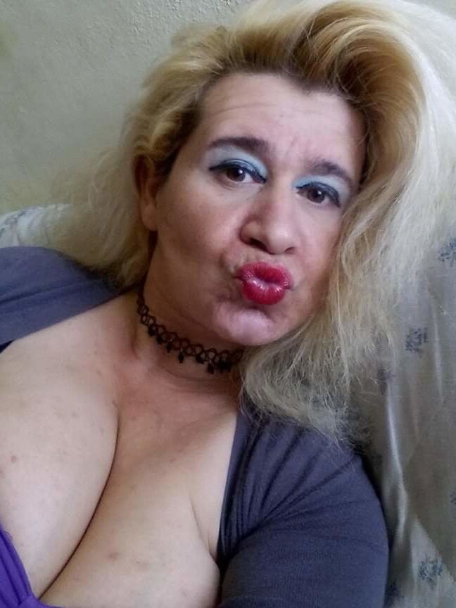 Mature Duckface Selfies