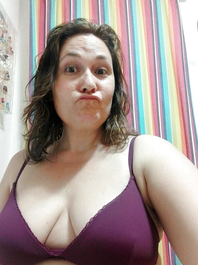 Mature Duckface Selfies