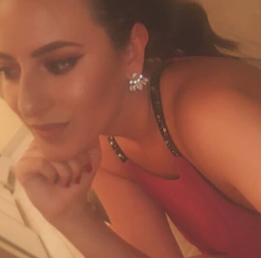 Sisata pusacica - serbian big boobs
