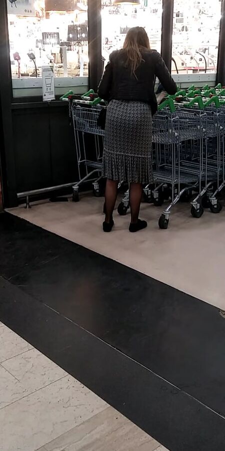 Gorgeous young woman ass
