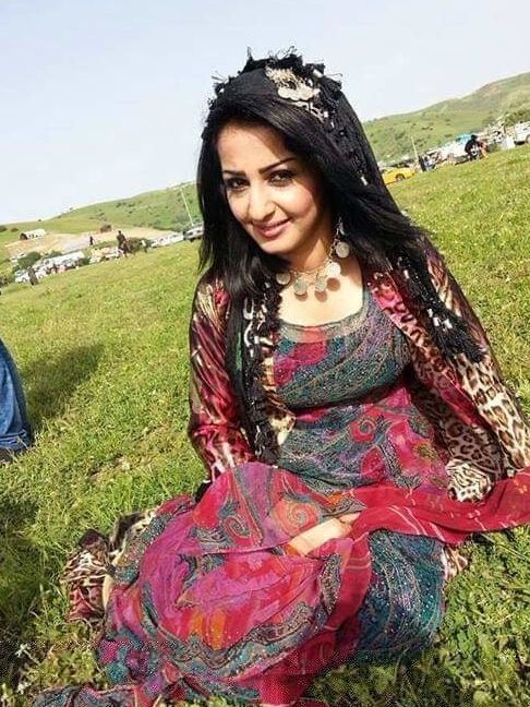 Kurdish woman awesome boobs (arabian)