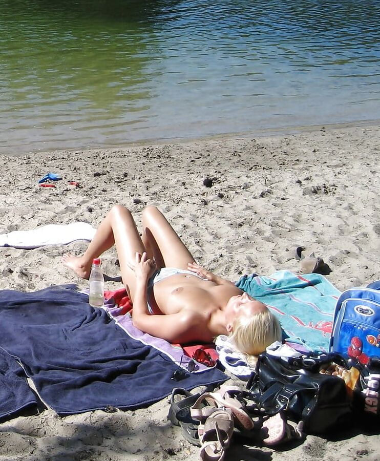 blonde now and then preggo I (german jennifer top huge