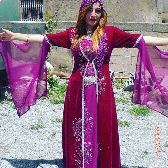 Kurdish woman awesome boobs (arabian)