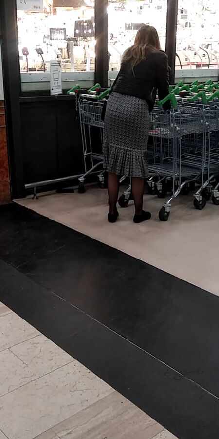 Gorgeous young woman ass