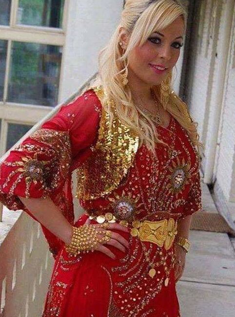 Kurdish woman awesome boobs (arabian)