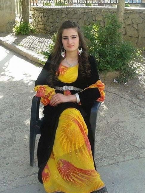 Kurdish woman awesome boobs (arabian)