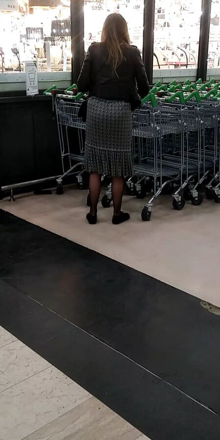 Gorgeous young woman ass