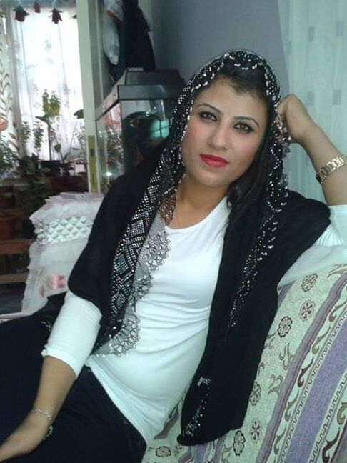 Kurdish woman awesome boobs (arabian)