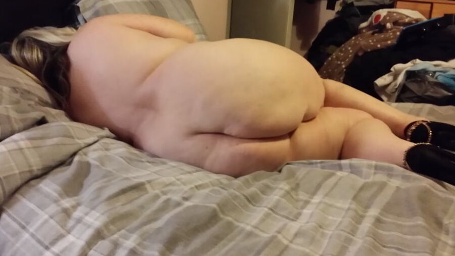 Blonde BBW Wife.