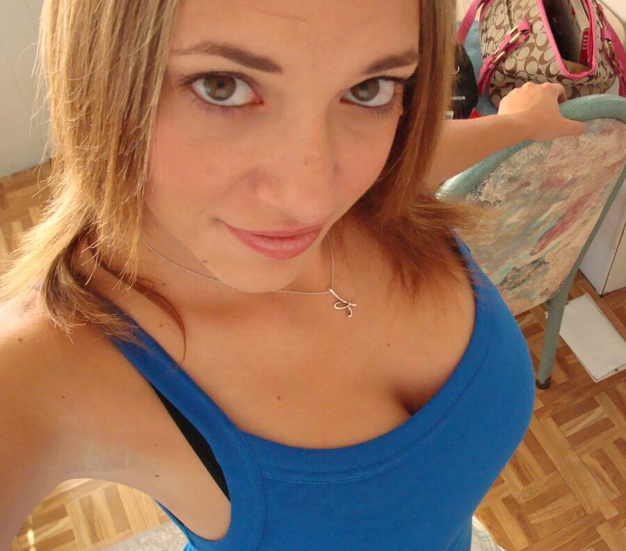 Busty amateur hottie