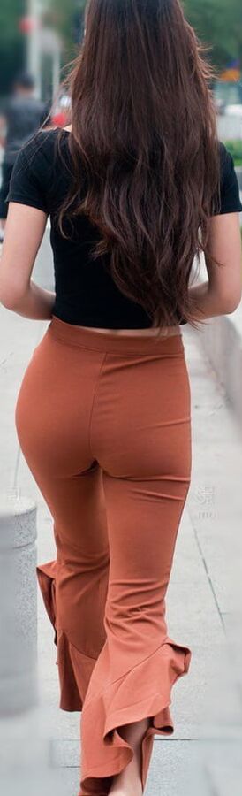 More nice tight pants