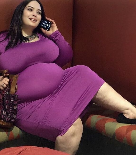 Fat Chicks With Deceptively Thin Faces