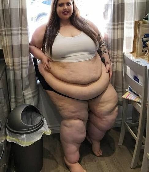 Fat Chicks With Deceptively Thin Faces