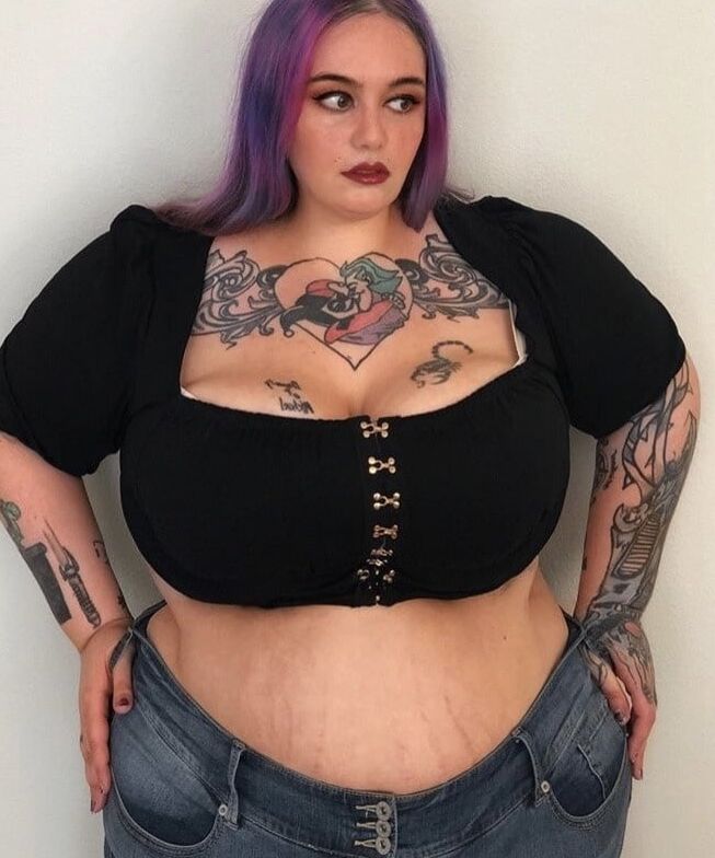 Fat Chicks With Deceptively Thin Faces