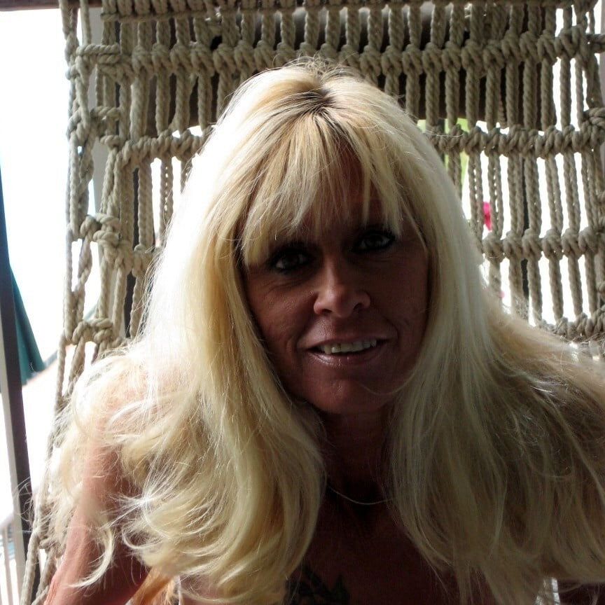 sexy skinny milf