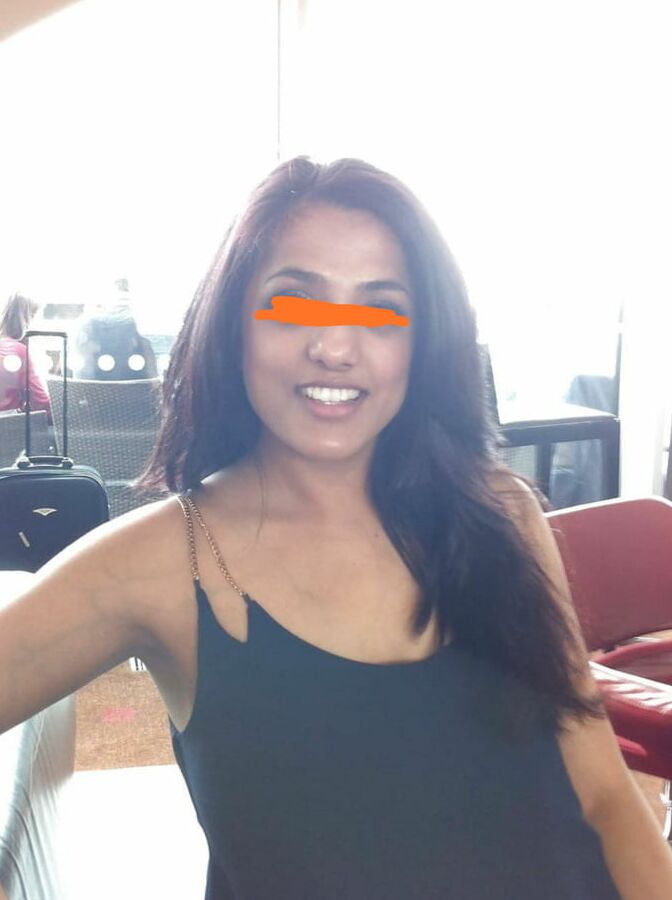 A cuck husband wanted me to expose his slut Wife Preethi()