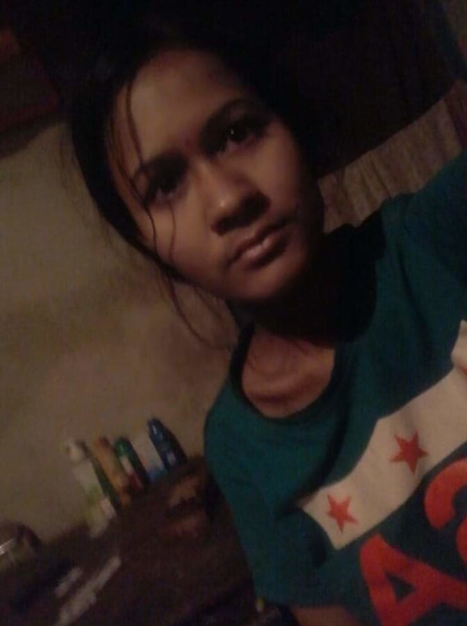 Bengali Girl from Pabna nude show