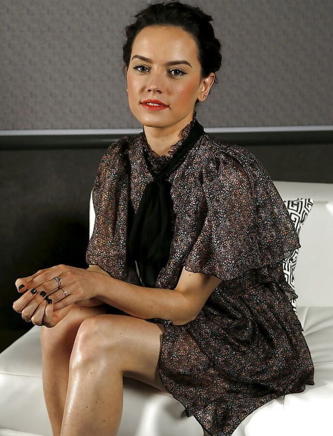 Daisy Ridley is stunning....