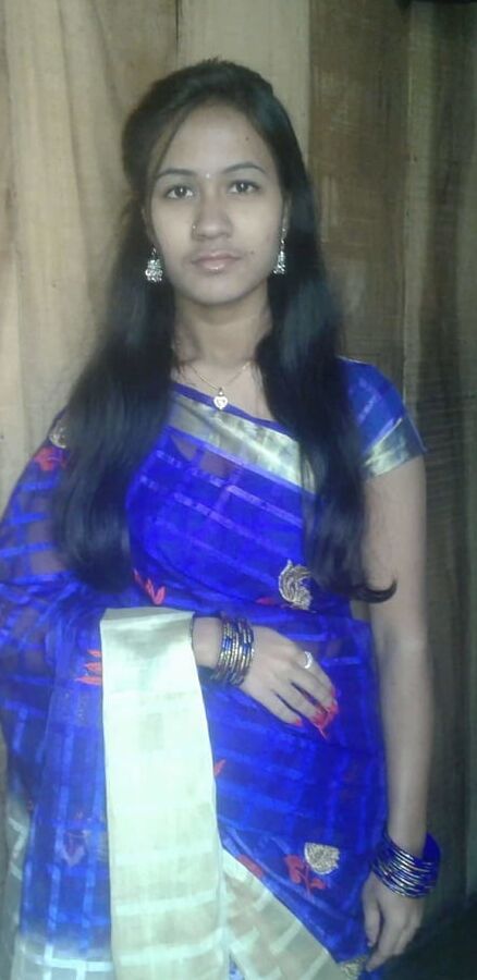 Bengali Girl from Pabna nude show