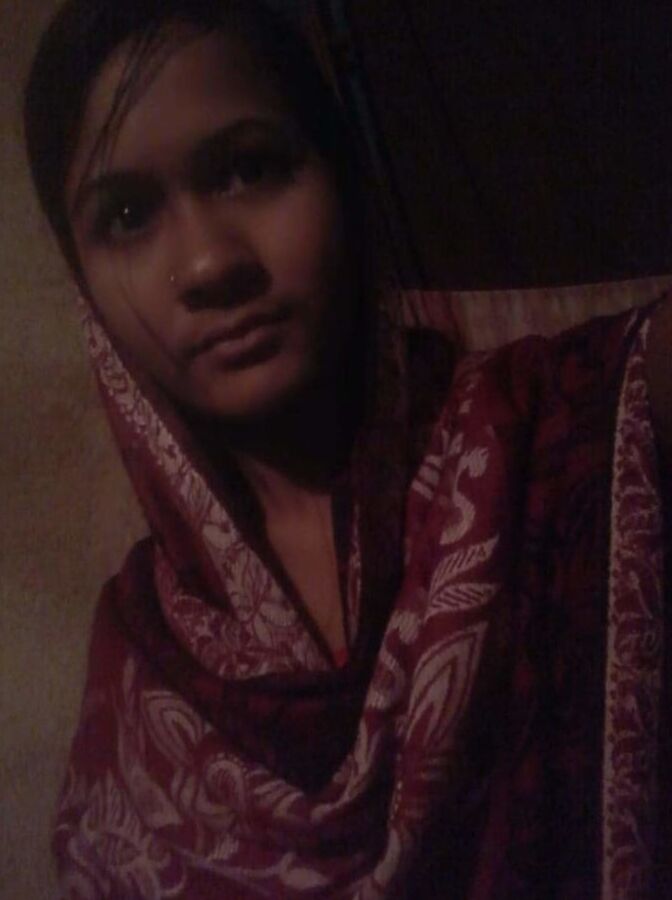 Bengali Girl from Pabna nude show