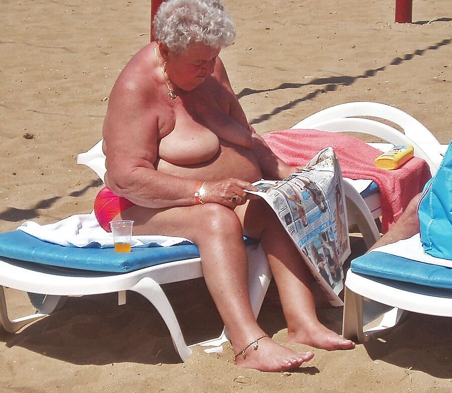 Older and hot (Saggy tits)
