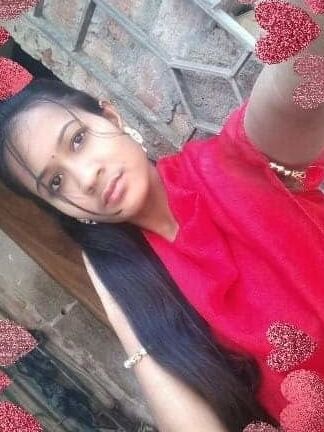 Bengali Girl from Pabna nude show