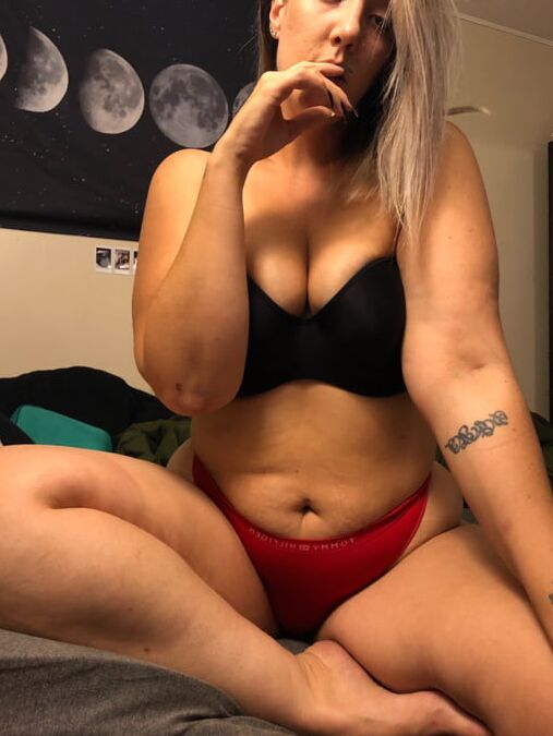Julie Johnson Cellulite ass thigh GODESS Teasing
