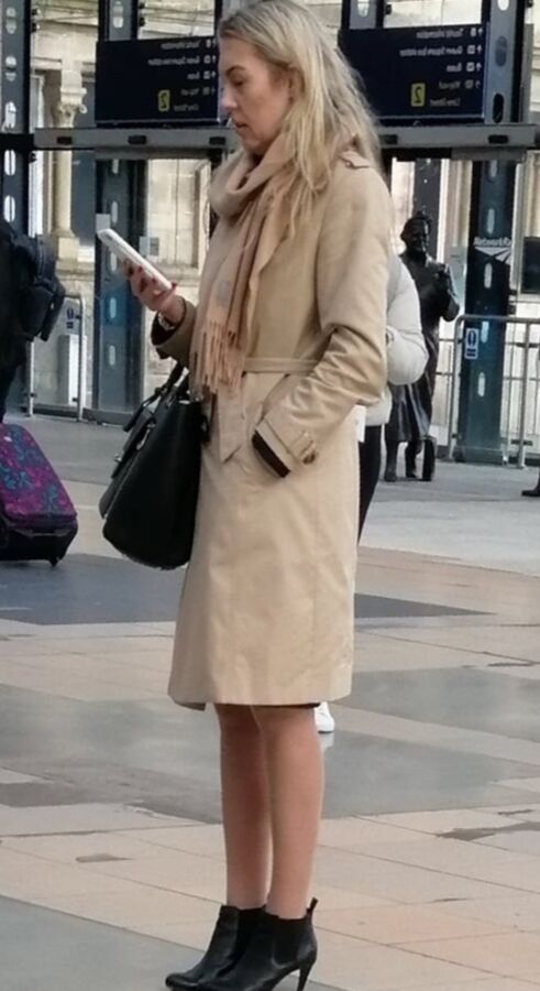 Street Pantyhose - Liverpool MILF at the Station