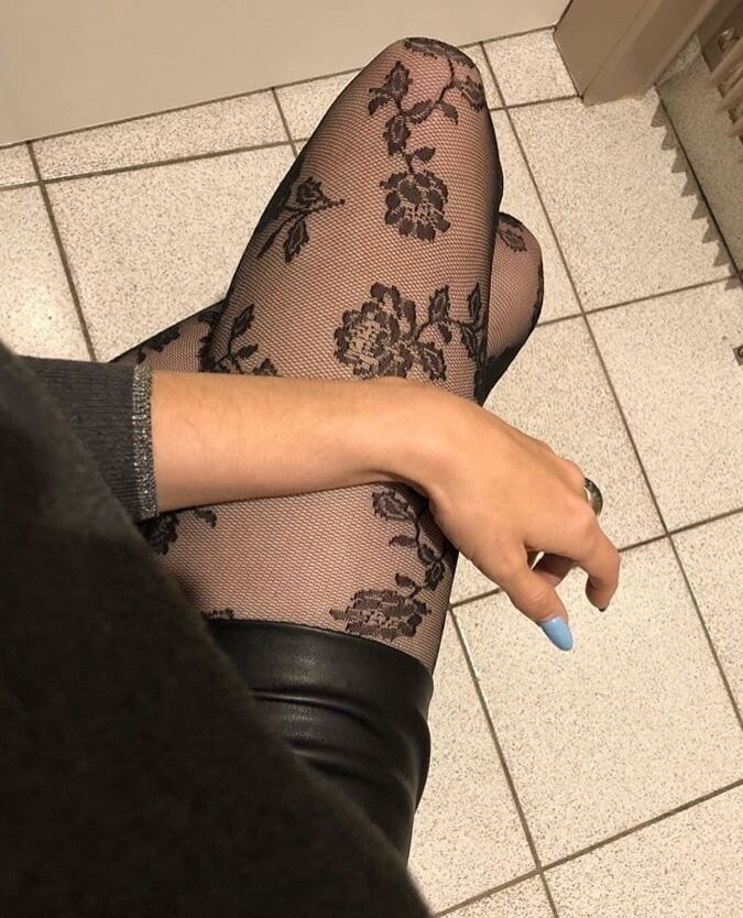 Todays Wank Target..Bangin Nylon Pussy Babe With Sexy Tongue