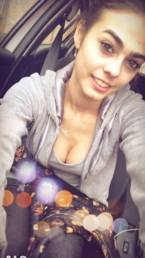 Super Hot Girl friend leaked selfies