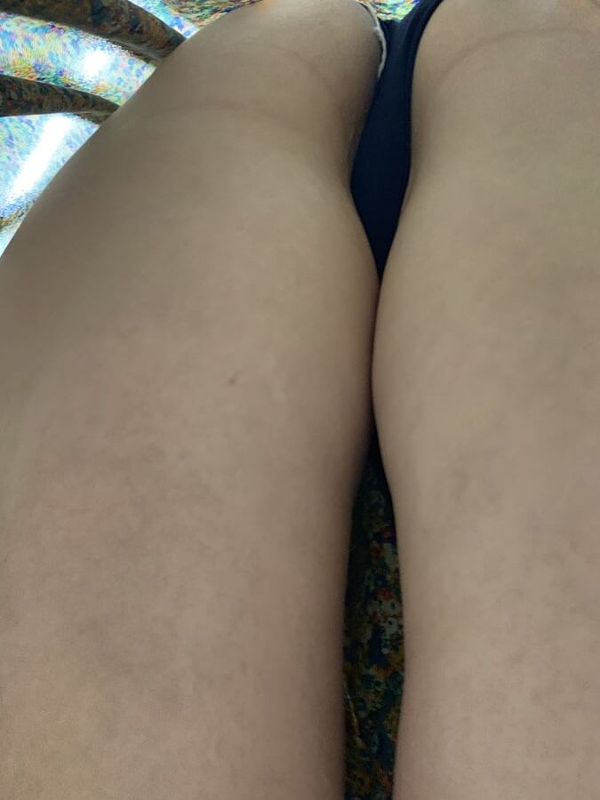 Upskirt mature in mall