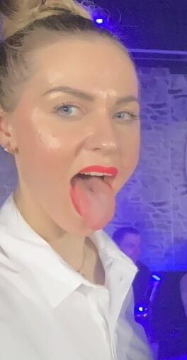 Todays Wank Target..Bangin Nylon Pussy Babe With Sexy Tongue