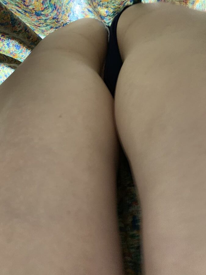 Upskirt mature in mall