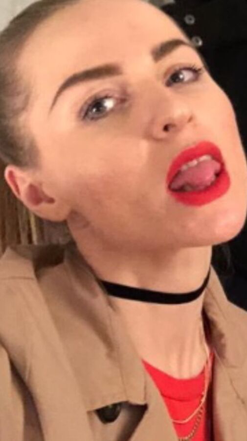 Todays Wank Target..Bangin Nylon Pussy Babe With Sexy Tongue