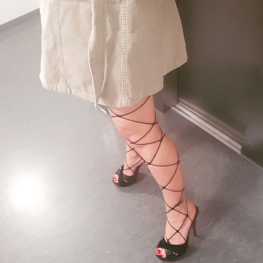 Fishnets on my beautiful ans sexy feet