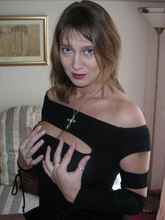 Brunette MILF - non-nude