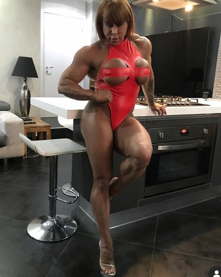 Barbara Muscle Slut Kommentare