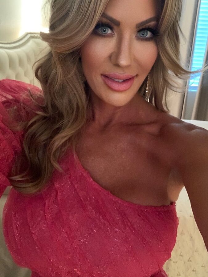 Glamorous Cougar