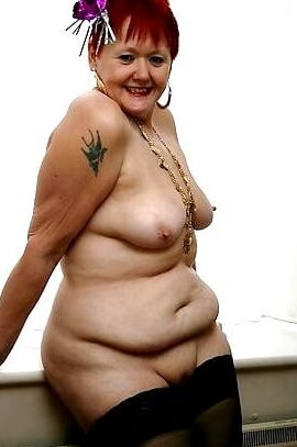 STUNNING WOMEN NAKED