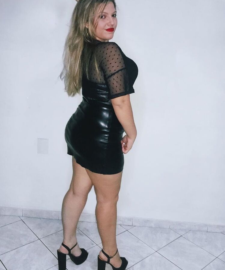 Gordinha branca peituda